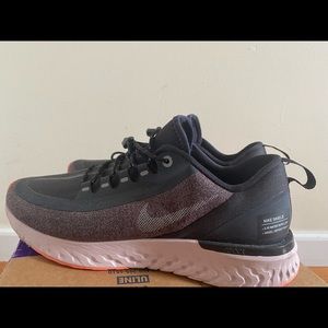 NIKE ODYSSEY REACT SHIELD WOMENS SIZE 7.5